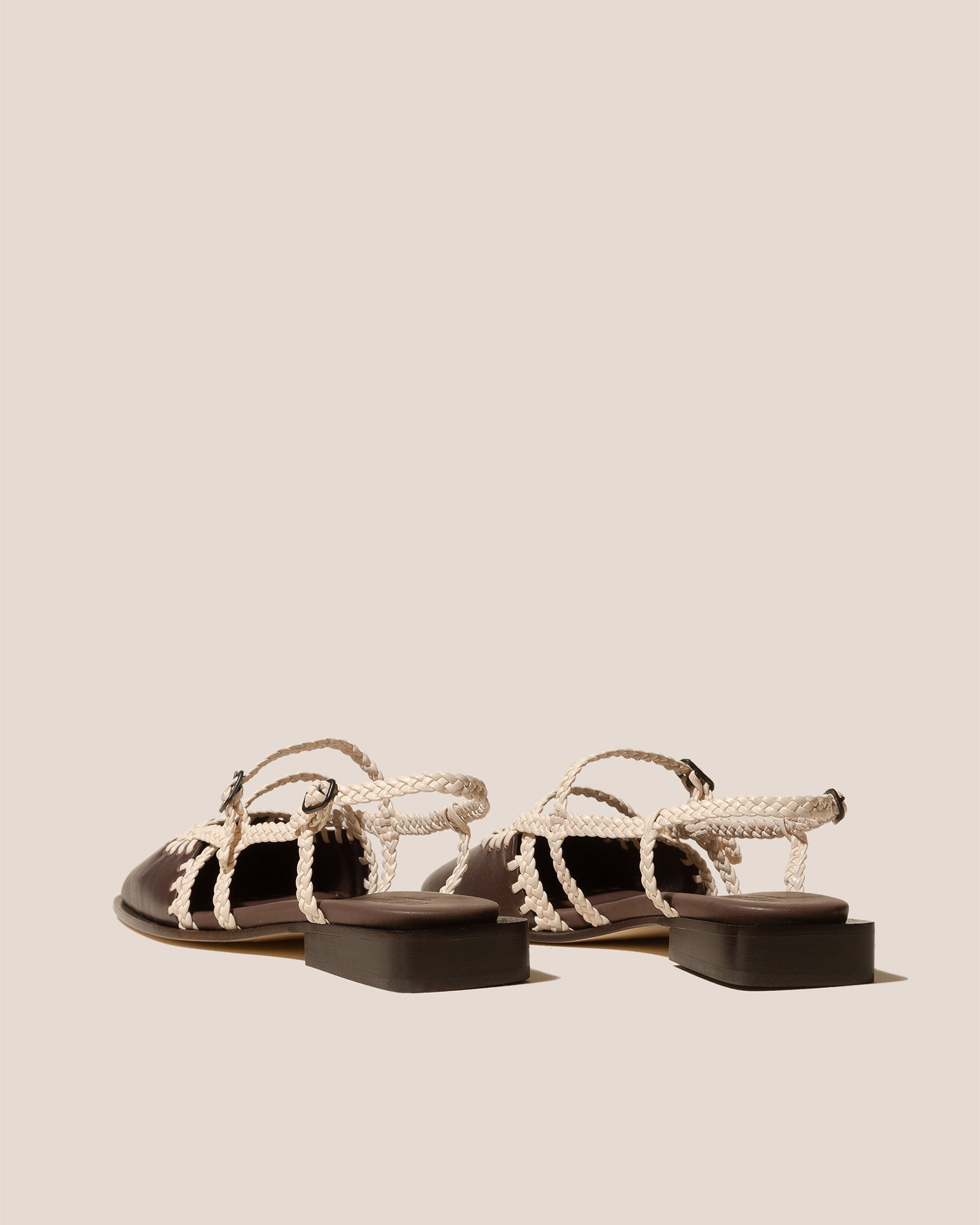 Hereu Online ADRATA - Woven Square-Toe Sandal - Women