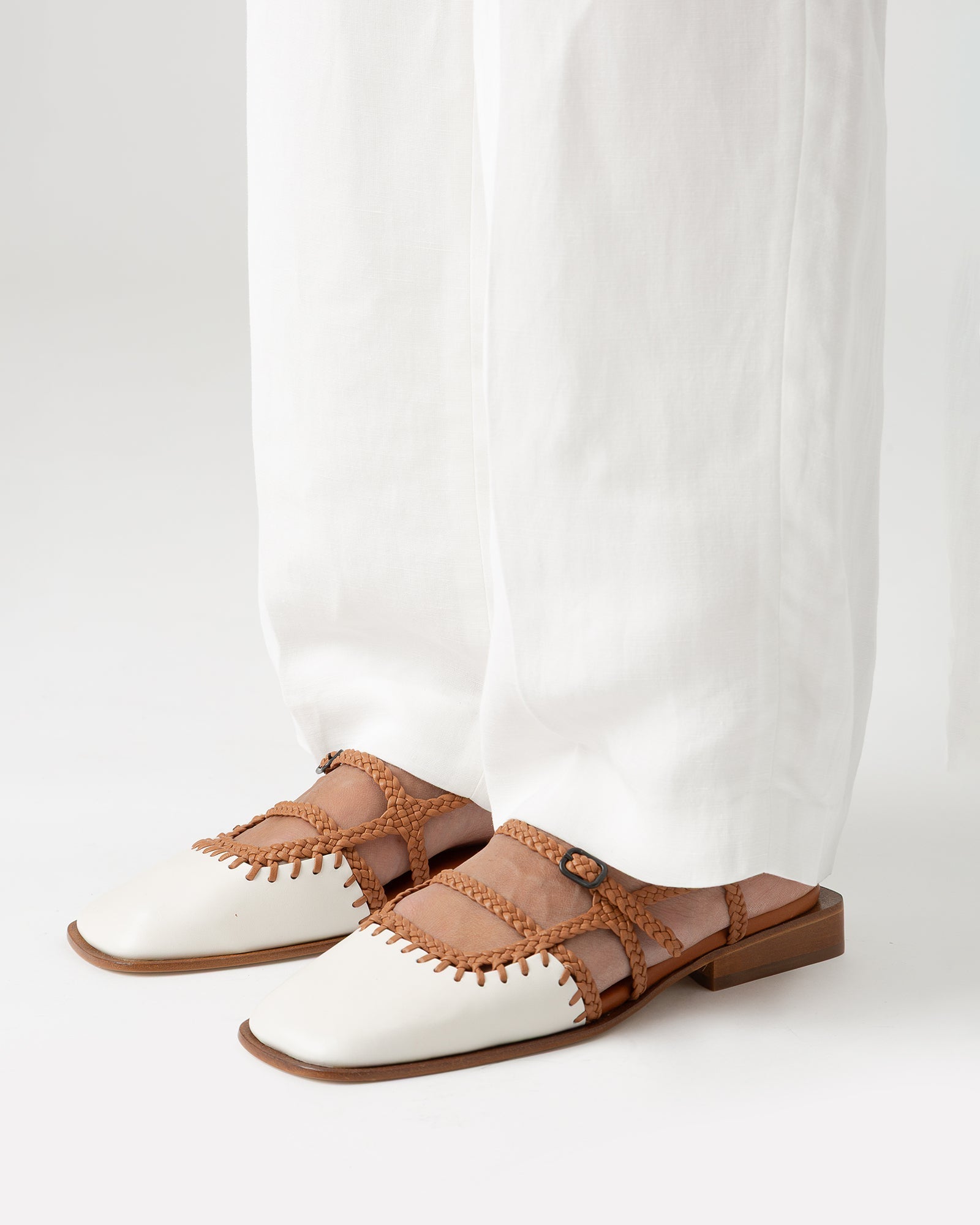 Hereu Online ADRATA - Woven Square-Toe Sandal - Women