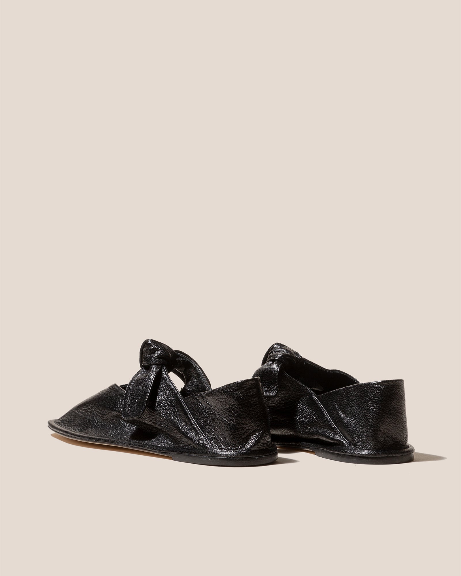 Hereu Online LLASADA SUPPLE SHINY - Front-Knot Pump - Women