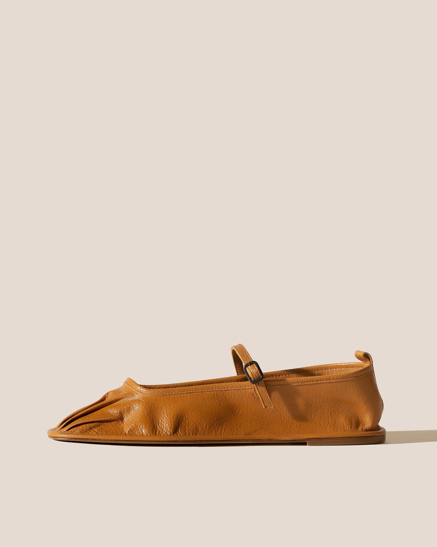 Hereu On sale DANSA SUPPLE SHINY - Pleated-Toe Mary Jane Pump - Women