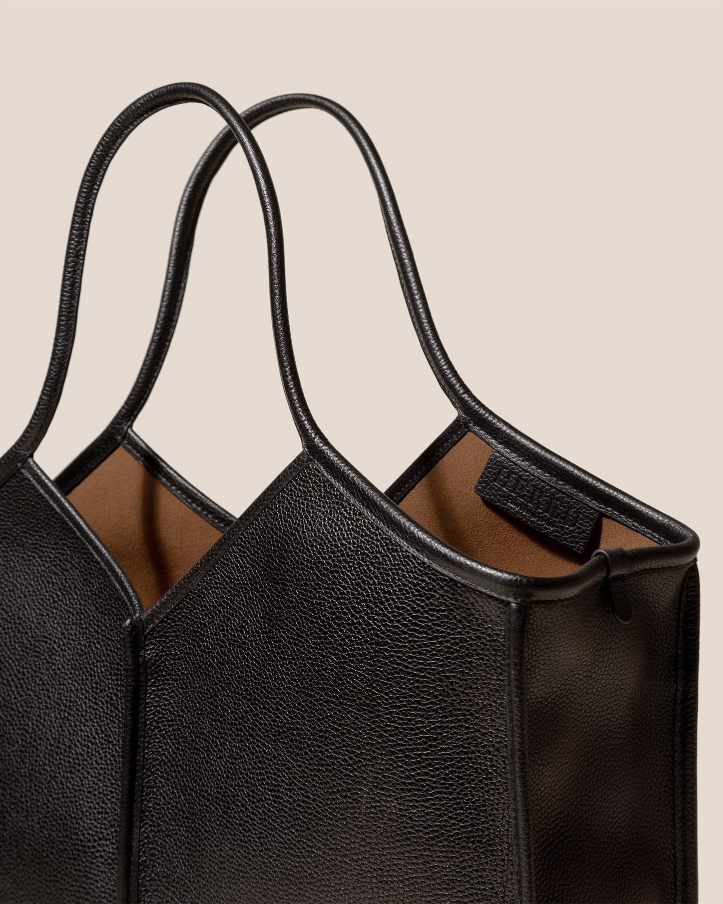 Hereu US CALELLA SQUARED MEDIUM GRAINY - Leather-trimmed Tote Bag - Women|Men