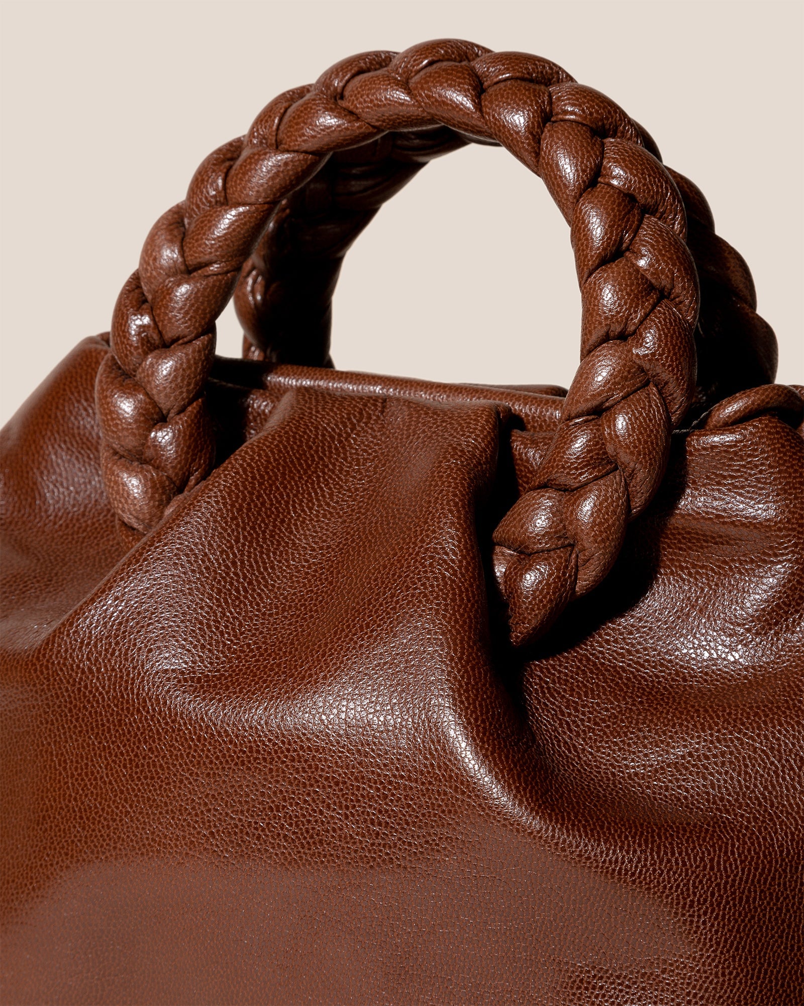 Hereu Online BOMBON M SUPPLE SHINY - Medium Plaited-handle Leather Handbag - Women