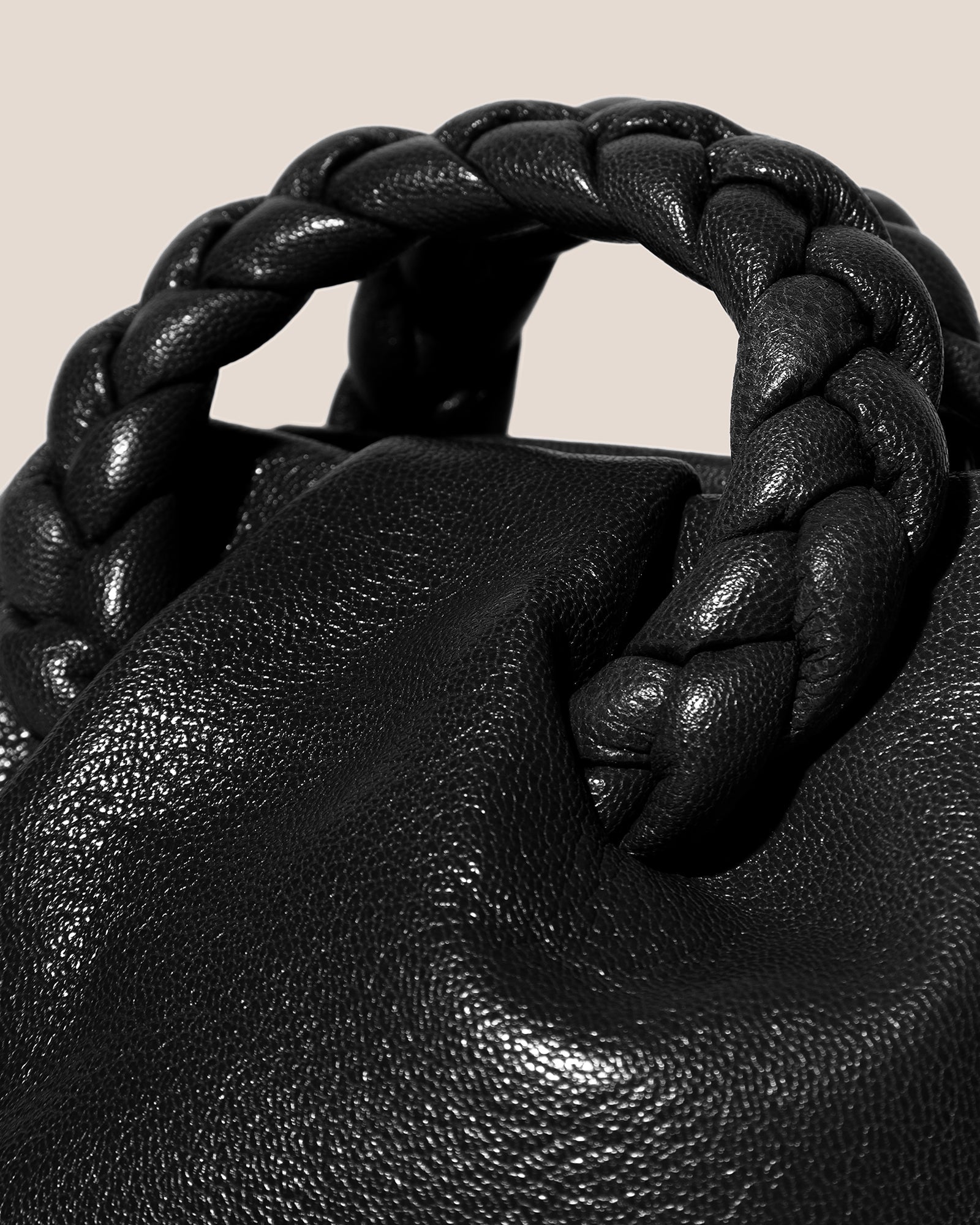 Hereu Outlet BOMBON SUPPLE SHINY - Plaited-handle Leather Handbag - Women