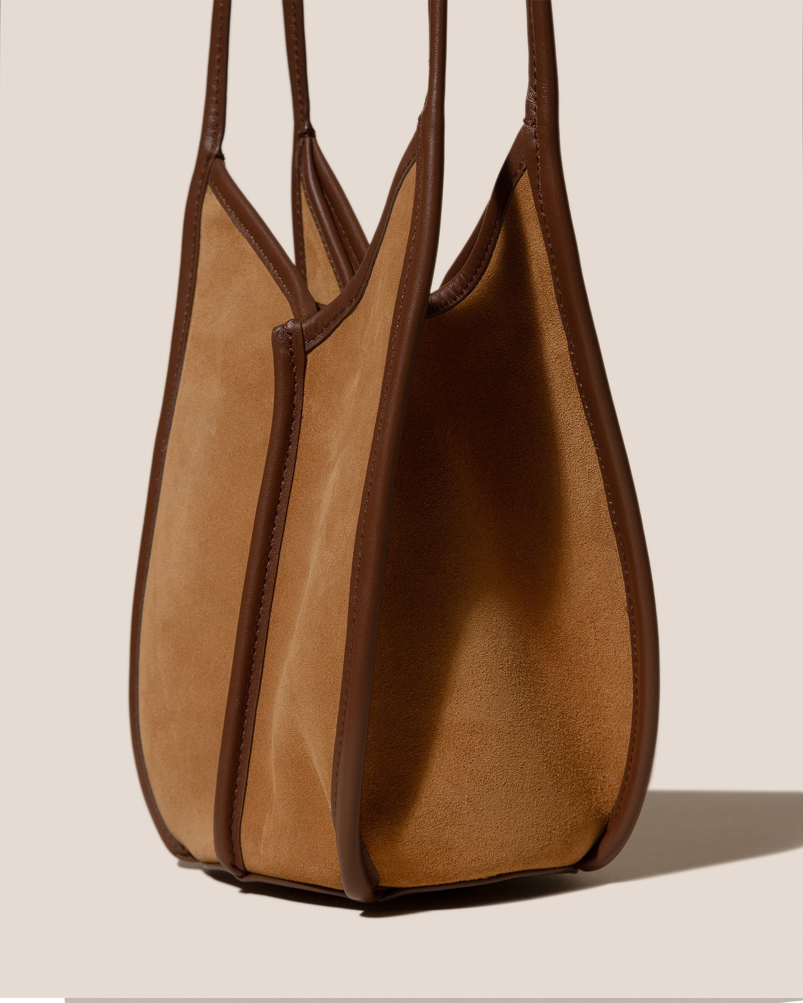 Hereu Online CALELLA BUCKET SUEDE - Leather-trimmed Shoulder Bag - Women