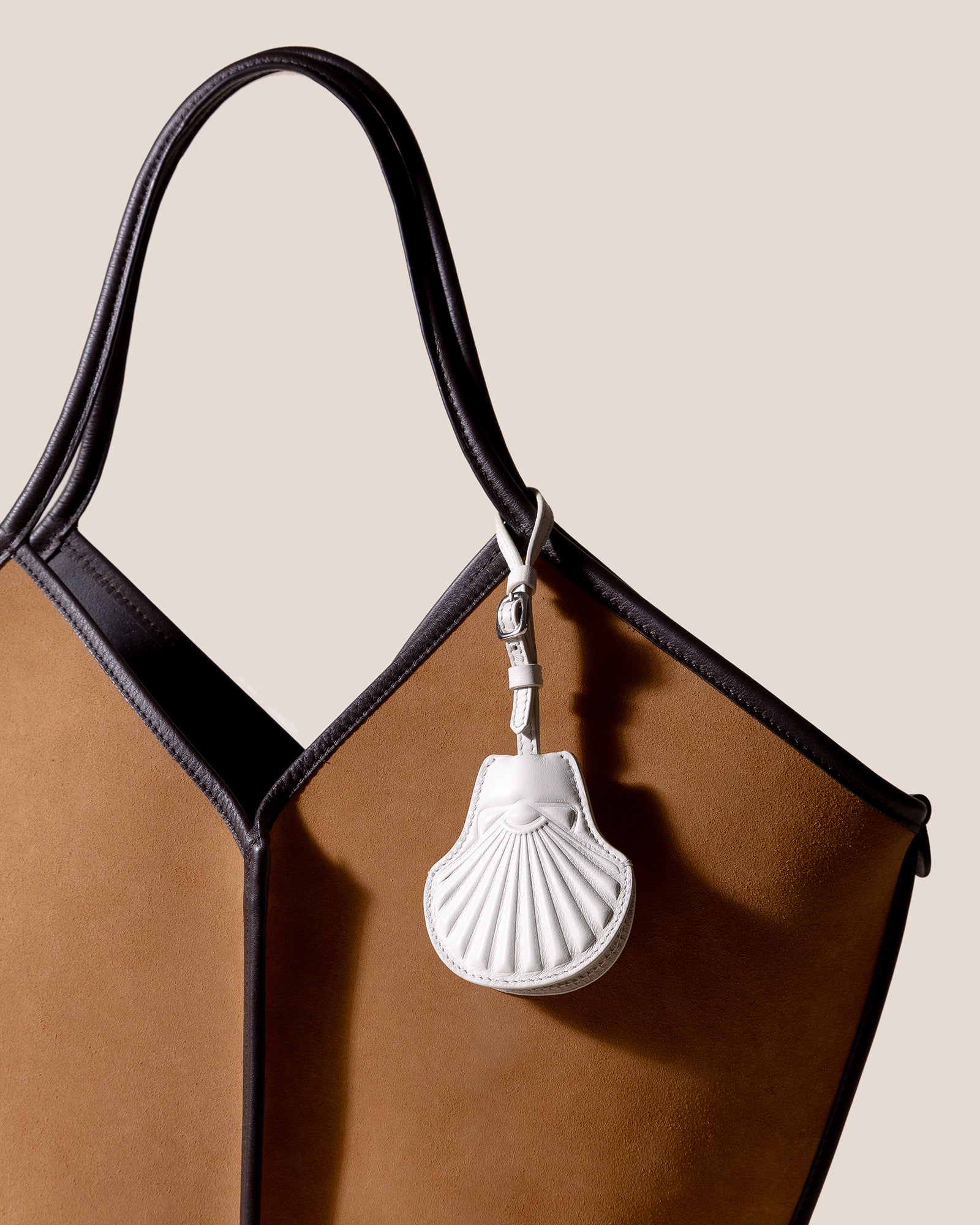 Hereu For sale PETXINA - Embossed Leather Charm - Women