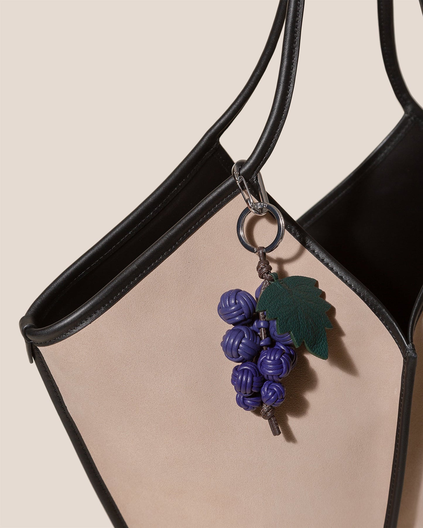 Hereu New RAÏM - Hand-Knotted Grapes Leather Key Holder - Women