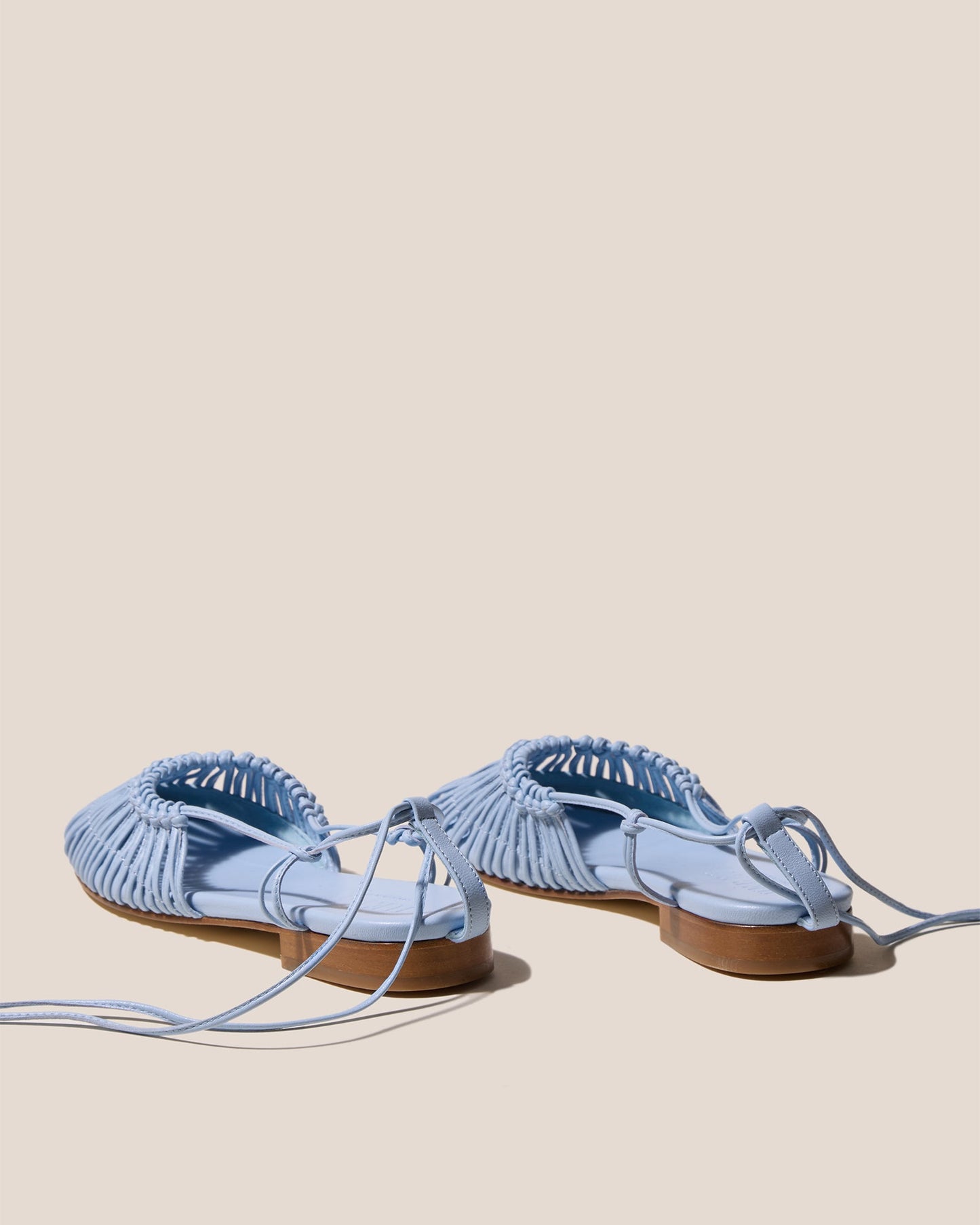 Hereu MANTERA - Round-Toe Knotted Sandal - Women
