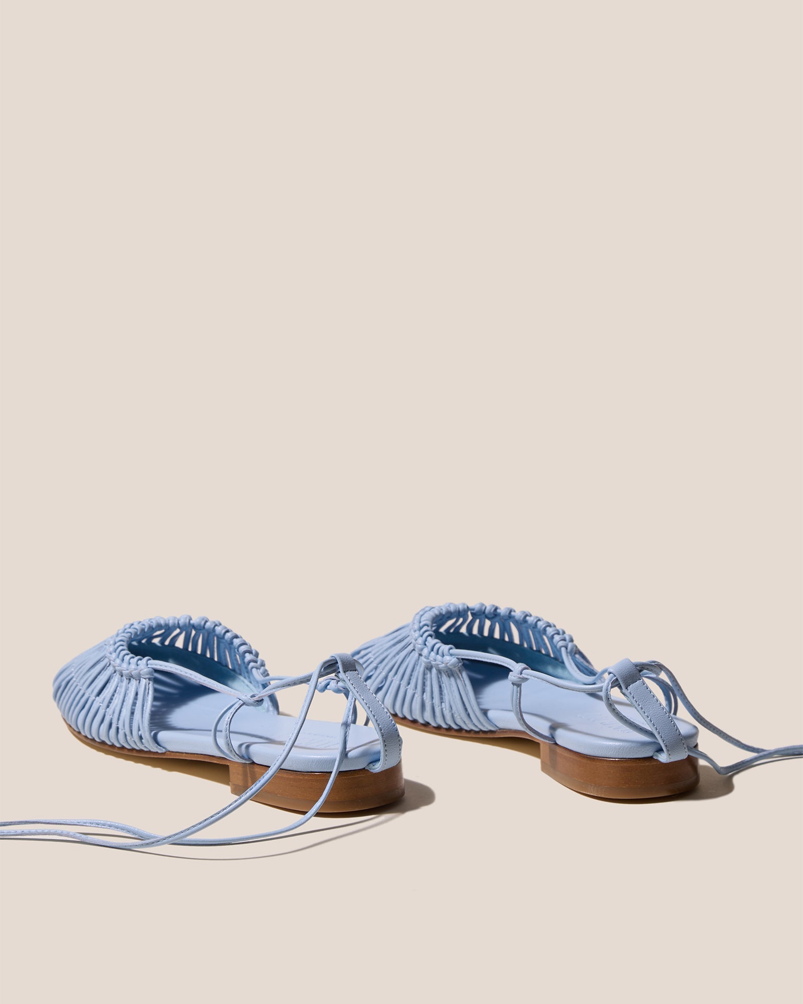 Hereu MANTERA - Round-Toe Knotted Sandal - Women